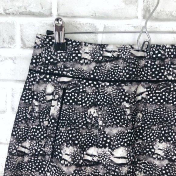 J. CREW Mini Skirt Feather Print Gray Silver Above Knee Short Fall Winter Size 2 - Picture 5 of 7